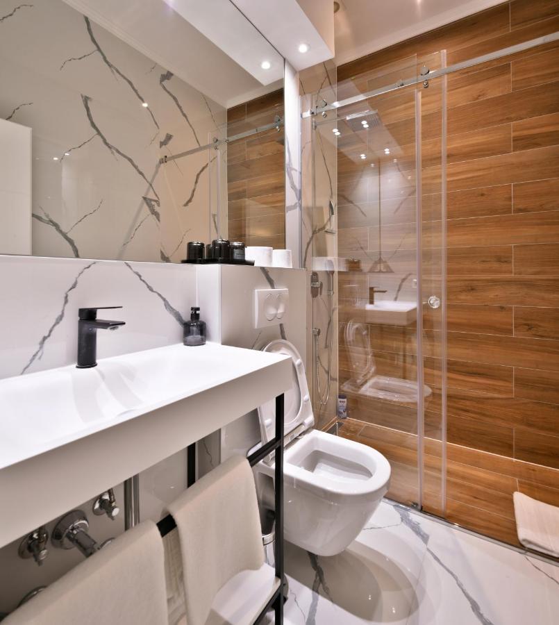 Luxury Galla Apartments In The City Center 塞拉耶佛 外观 照片